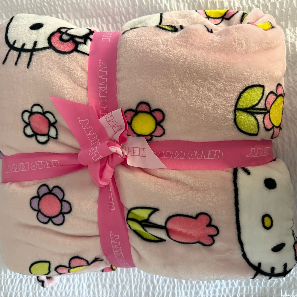Hello Kitty Pink Plush Blanket with flowers